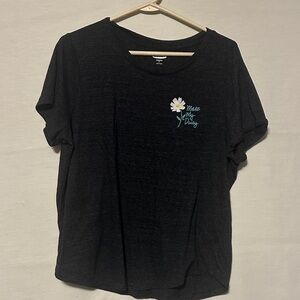 Old Navy charcoal Tee with embroidered  Daisy Graphic
